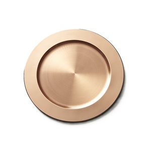 Assiette de chargeur en métal avec finition noire pour décor de table de mariage à manger de ferme et rassemblements spéciaux - Product Image 1