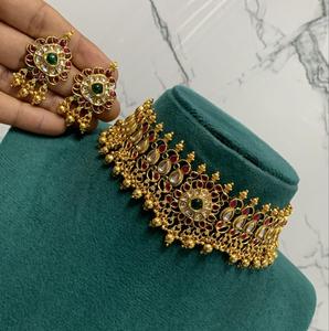 Ensemble ras du cou Meenakari élégant plaqué or classique Original Kundan avec boucles d'oreilles pour les mariages de femmes fêtes fiançailles - Product Image 4