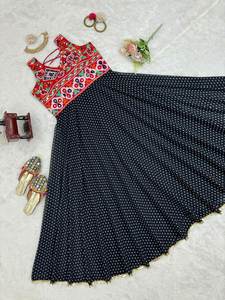 Fête de Noël Spécial Faux Georgette Tissu Dos Dori Attacher Numérique Imprimé Longue Longueur Kurti Avec Plus La Taille Pour Les Femmes - Product Image 4