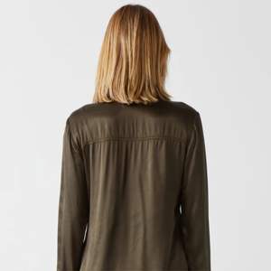 Chemise en satin à manches longues pour femmes-Matériau brillant et confortable, parfait pour les événements formels et les occasions spéciales - Product Image 6