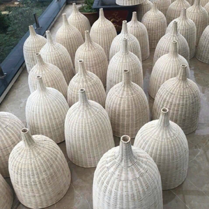 Lanterne en rotin artisanale du Vietnam | Décoration intérieure durable - Product Image 2