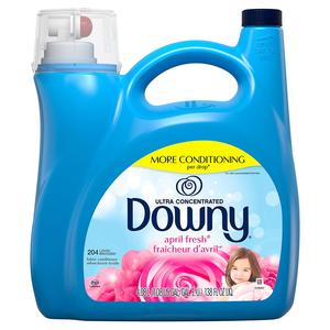 Adoucissant liquide Downy Ultra April Fresh, parfum printanier, protection profonde des fibres - Product Image 1