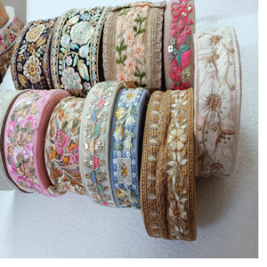 Cordones de trabajo de hilo bordado hechos a medida con opciones multicolores en bordado de lentejuelas en ancho pequeño y grande. - Product Image 6