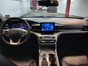 Increíble Ford Explorer XLT AWD 2021 en perfectas condiciones con poco kilometraje en stock, ofrecido a una oferta increíble que no querrás perderte - Product Image 3
