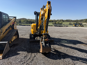 Mini-excavatrice sur chenilles JCBB d'occasion/neuve, modèle 18Z-1T3, 2379 heures, 99 kg, 3 cylindres, 16 CV, pompe hydraulique KYB, godet de 0,12 m de profondeur - Product Image 2