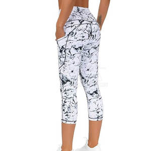 Pantalones Capri Deportivos de Cintura Alta para Mujer, Color Rojo Vino, Secado Rápido, con Logotipo Personalizado para Gimnasio, Venta al Por Mayor - Product Image 3