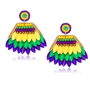 ต่างหูมาร์ดิกราส์ประดับด้วยลูกปัดปักลายประดับมุกสีสันสดใสเครื่องประดับสำหรับงานเทศกาลจากอินเดีย - Product Image 3