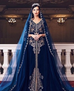 2024 Superbe robe Caftan en velours bleu avec broderie Zari Dabka Work Crystal Glass Beadsstonesequence en soie et lin - Product Image 1