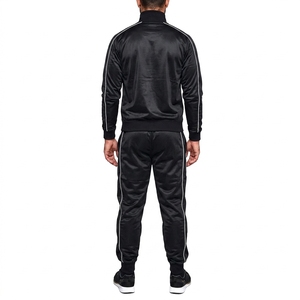 Conjunto Deportivo Completo para Hombre con Chaqueta de Cuello Alto y Ribete en Contraste y Pantalones de Entrenamiento a Juego - Product Image 3