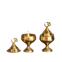 Diya à l'huile recouverte de laiton pour les cérémonies indiennes du temple Pooja Mandir Aarti et cadeau de retour parfait pour les occasions festives