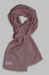 Venta al por mayor 100% Cachemira hombres y damas bufandas y chales de invierno sólido multicolor suave y cálido con impresión de logotipo personalizado - Product Image 2