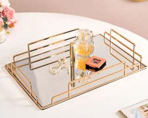 Plateaux de service de luxe faits à la main avec poignées en marbre et en métal pour les desserts et les chocolats pour les fêtes - Product Image 5