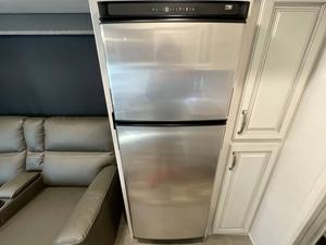 Usado 2023 Keystone Cougar 24R-D-S - Product Image 3