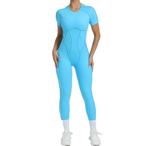 Combinaison de yoga personnalisée pour femmes avec logo, dos en V, en spandex/polyester, pour la gym, l'entraînement et la course à pied - Product Image 1
