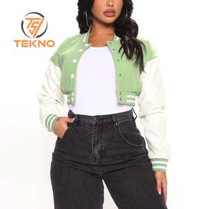 Chaquetas universitarias cortas para mujer al por mayor con diseño personalizado, chaquetas bomber para mujer, parches bordados, ropa de calle y estilo universitario - Product Image 5