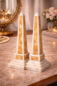 Paire d'obélisques en onyx naturel écologique avec base en marbre, décoration d'intérieur en pierre moderne de luxe faite à la main - Product Image 2