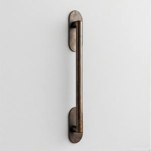 Tirador de puerta de latón de primera calidad de diseño de lujo RegalEdge para puertas interiores y exteriores para dormitorio, baño y cocina - Product Image 5