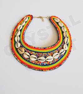 Collar de Cuentas de Vidrio Hecho a Mano para Mujer, Estilo Bohemio Étnico Tribal, Medallón con Estampado de Huella de Pata, Bordado Personalizado - Product Image 1