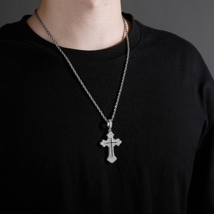 Luxus Kreuz Anhänger Halskette mit funkelnden Zirkonia vergoldeten religiösen Schmuck für Männer und Frauen Kruzifix Charm - Product Image 5