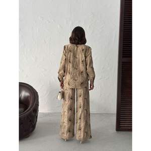 Chemisier en lin brodé F 2009 pour femme, chemise élégante et confortable - Product Image 1