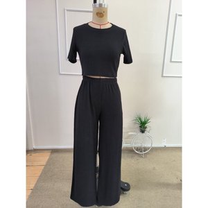 Conjunto de Dos Piezas para Mujer, Blusa de Crepé de Manga Corta con Cuello Redondo y Pantalones, 36185 - Negro - Product Image 5