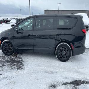 Chrysler Pacifica Plug-In Hybrid Touring L 2023 IMPECABLE - Product Image 2