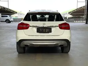 GLA 200 I (X156) รุ่นปรับโฉม ปี 2017 ไมล์น้อย เครื่องยนต์สมบูรณ์ ระบบเกียร์อัตโนมัติ หลังคาซันรูฟแบบพาโนรามา ไฟหน้า LED - Product Image 3