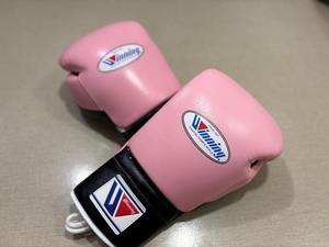 Venta caliente rosa y negro ganador de boxeo con cordones muñeca logotipo personalizado competición de cuero genuino lucha ganar guantes de boxeo - Product Image 2