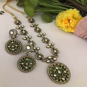 Kundan Fusion Jewelry Set Mezcla perfecta de artesanía tradicional y estilo contemporáneo para fiestas y ocasiones especiales - Product Image 1