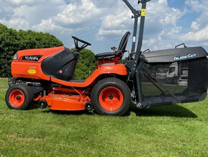 Tondeuse à gazon professionnelle G261 4x4, mini-tracteur de jardin avec bac de ramassage et moteur 4 temps |   Utilisation en extérieur - Product Image 4
