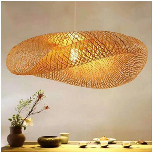 Lampe en bambou faite à la main vietnamienne Design durable avec une lueur douce pour les espaces Boho ou rustiques idéal comme table suspendue ou sol - Product Image 6