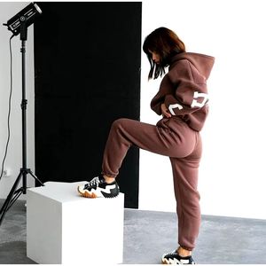 Ensemble de survêtement polaire personnalisé avec logo pour femme, col montant, grande taille, pour le sport et le fitness - Product Image 3