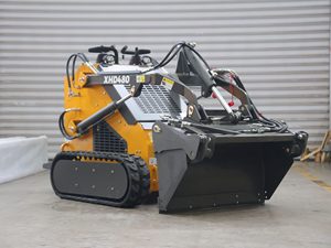Chargeuse compacte sur pneus diesel 21 CV 4x4, moteur haute puissance, capacité de la benne 30 m³, 2500 kg, garantie 5 ans - Product Image 3