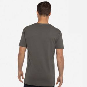 Nouvelle chemise d'été pour hommes T-shirt à col en V de couleur unie - Product Image 4