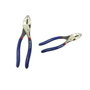 Jeu de pinces pliables polyvalentes avec fonctions de coupe et de pliage. - Product Image 2