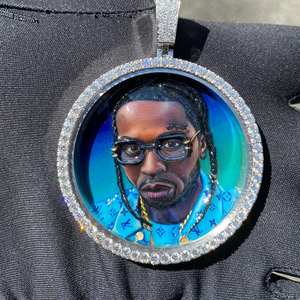 Classique à la mode nouveau Design Pop rappeur chanteur Hip Hop musique étoile pendentif glacé VVS Moissanite mémoire pendentif avec breloques plaquées - Product Image 1