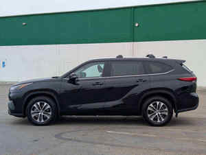 SUV de luxe d'occasion 2024 de style coupé haute performance à vendre – Diesel, automatique, toit ouvrant panoramique, intérieur cuir - Product Image 4