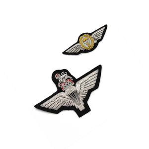 Insignes d'uniformes pour hommes de qualité supérieure Insigne de broderie fait à la main sur mesure Uniformes Blazer en lingots Insignes de qualité Service OEM - Product Image 6