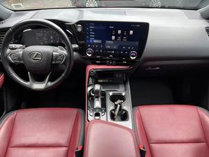 Lexus NX 350 Premium 2022, transmission intégrale, turbo, conduite à gauche, cuir de luxe, jantes R21, intérieur clair, faible kilométrage, prix abordable - Product Image 3
