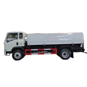 Camion-citerne à diesel Howo d'occasion de 9000 litres (2500 gallons), 4x2, 6 roues, Euro2-5, manuel - Product Image 1
