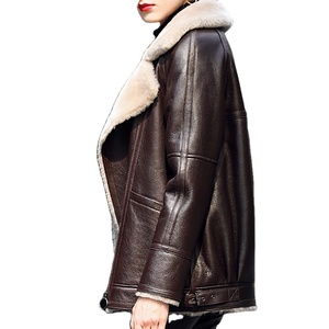 Chaqueta de Invierno para Mujer al por Mayor OEM, Diseño Juvenil, Abrigo de Piel de Cordero, Chaqueta de Piel de Oveja Gruesa y Cortavientos - Product Image 3