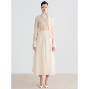 Blouses de Offre Spéciale femmes élégantes OLIVER WRAP BLOUSE col stylisé tissu tri-acétate transparent vêtements décontractés pour femmes du Vietnam - Product Image 4