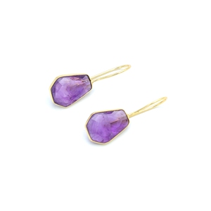 Boucles d'oreilles pendantes plaquées or 18 carats faites à la main |   Bijoux en laiton tendance pour femmes pour mariage |   Exportateur en gros OEM indien - Product Image 1