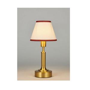 Lámpara de Mesa de Aluminio de Primera Calidad para Decoración de Interiores de Diseño con Forma Moderna y Elegancia Metálica - Product Image 5