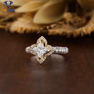 Anillo de Diamantes de Corte Redondo y Personalizado de 1.98 TDW, Oro Blanco, Engaste Pavé, Diamante HPHT/CVD, Piedra de Laboratorio - Product Image 2