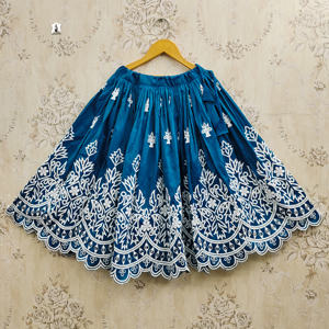 ชุดเลเฮนกาโชลีเด็กยาวถึงพื้นปักลายสีเขียวรามา ของชอริยัม แฟชั่น |   ชุดชาติพันธุ์สำหรับเด็กผู้หญิงขายส่งสำหรับงานแต่งงานและงานดิวาลี - Product Image 4