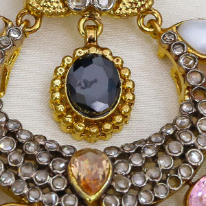 Vente chaude 2024 boucles d'oreilles de bijoux de mode pour les femmes plaqué or argent cerceau 2 tons avec des pierres multicolores pour la fête et les cadeaux - Product Image 3