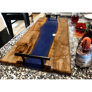 Planche en résine époxy bleue scintillante effet rivière - Product Image 2