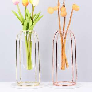 Vases sont conçus pour s'aligner avec les tendances actuelles avec Premium Metal Construction vase fabriqué de haute qualité résistant à la rouille vase - Product Image 5
