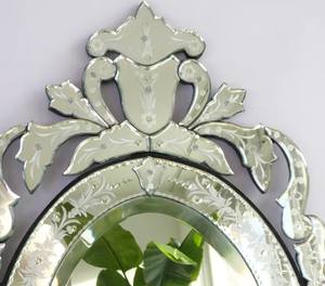 Grand miroir ovale vintage en verre de Murano, miroir mural orné vénitien biseauté - Product Image 4